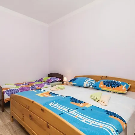 Apartmán Beautiful In Bresca With Wifi *