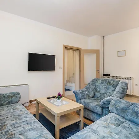 Awesome In Bresca Apartman