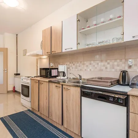 Awesome In Bresca Apartman