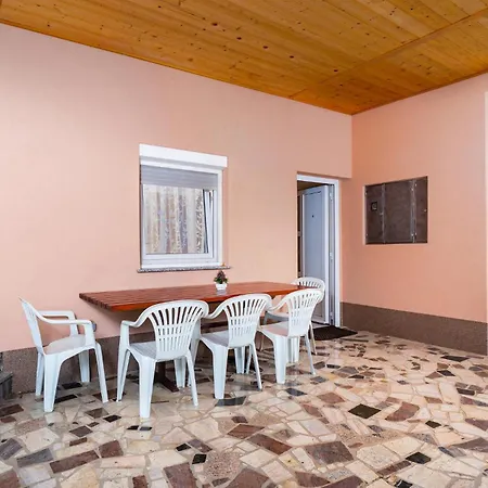 Awesome In Bresca Apartman *