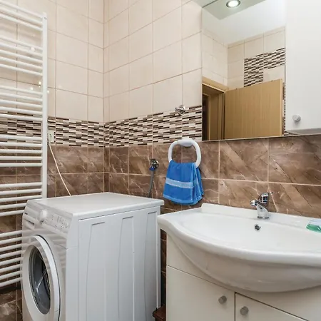 Apartment Beautiful In Bresca With Wifi