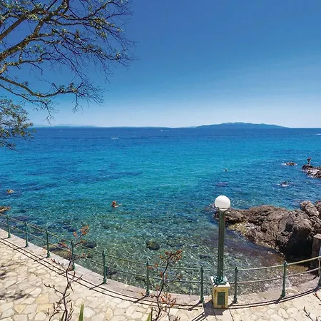 Beautiful In Bresca With Wifi Apartment *