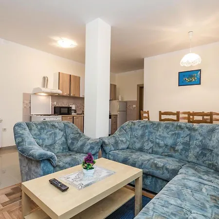 Apartamento Beautiful In Bresca With Wifi Breza